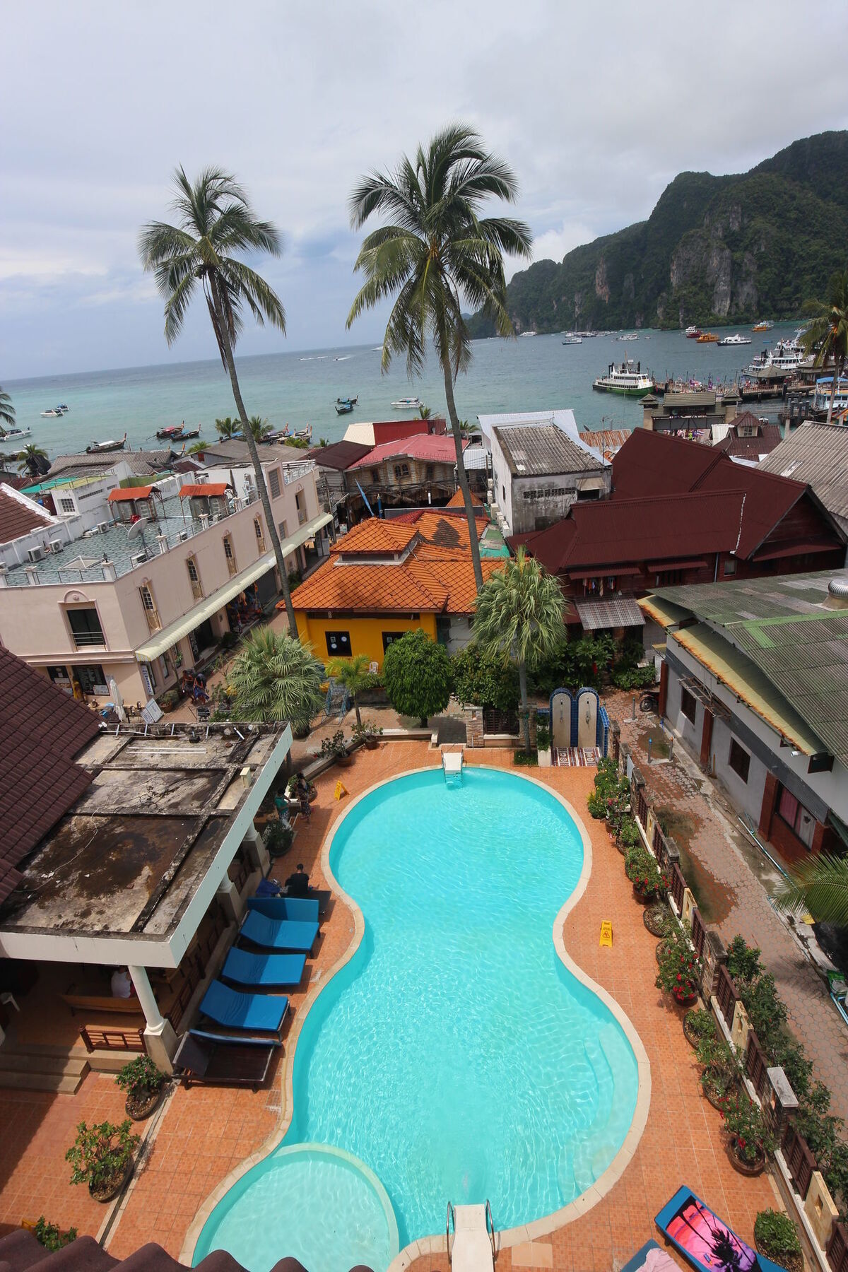Phi Phi Hotel Exterior foto