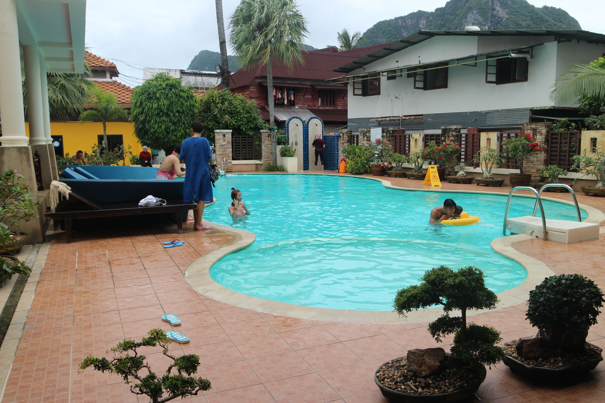 Phi Phi Hotel Exterior foto