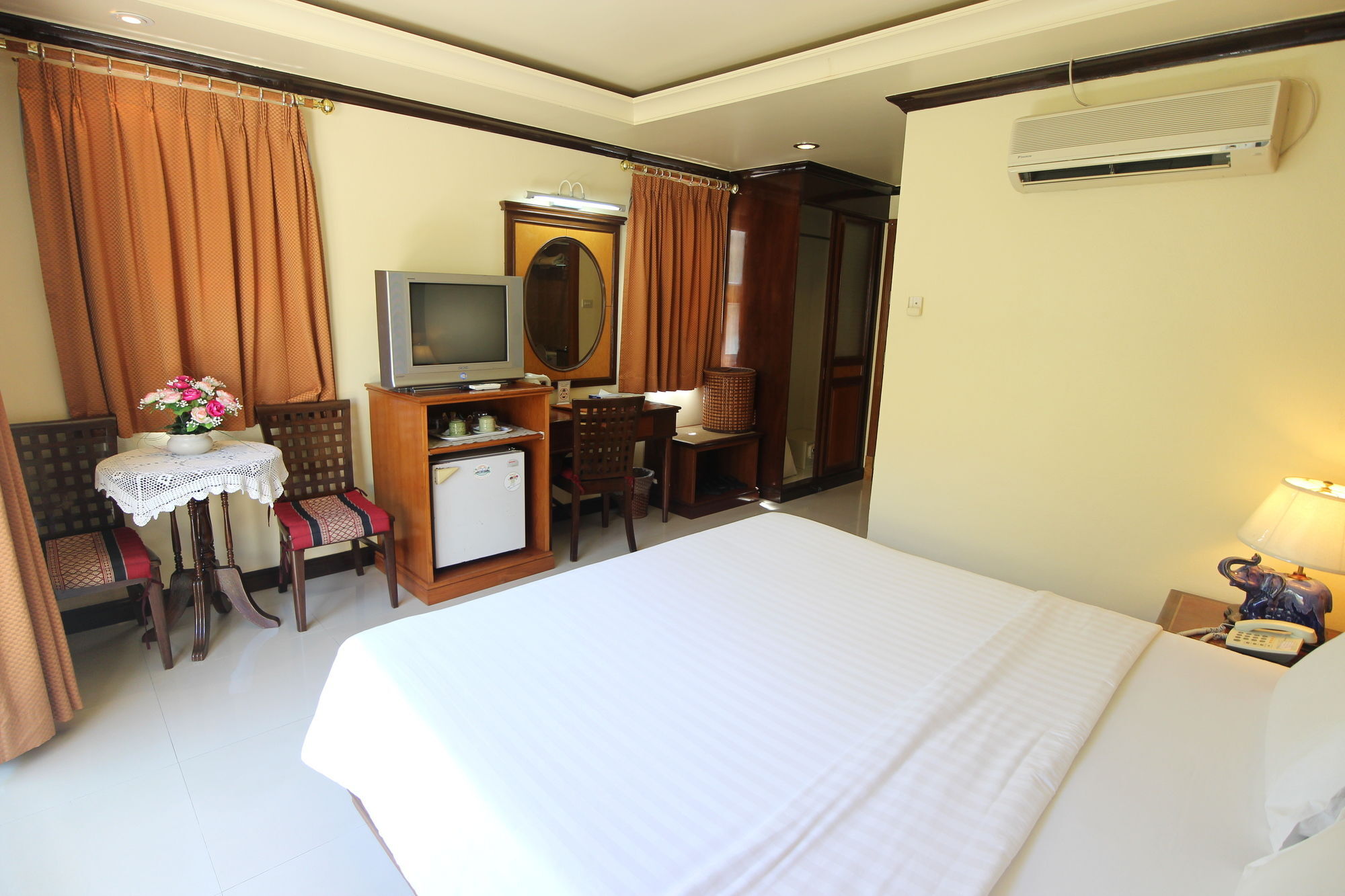 Phi Phi Hotel Exterior foto