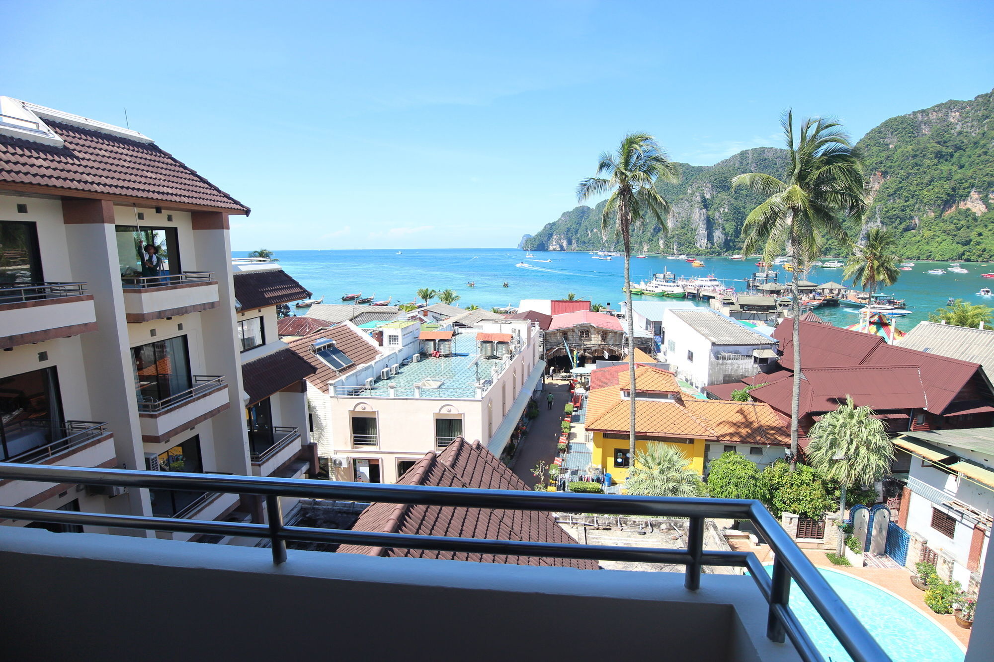 Phi Phi Hotel Exterior foto