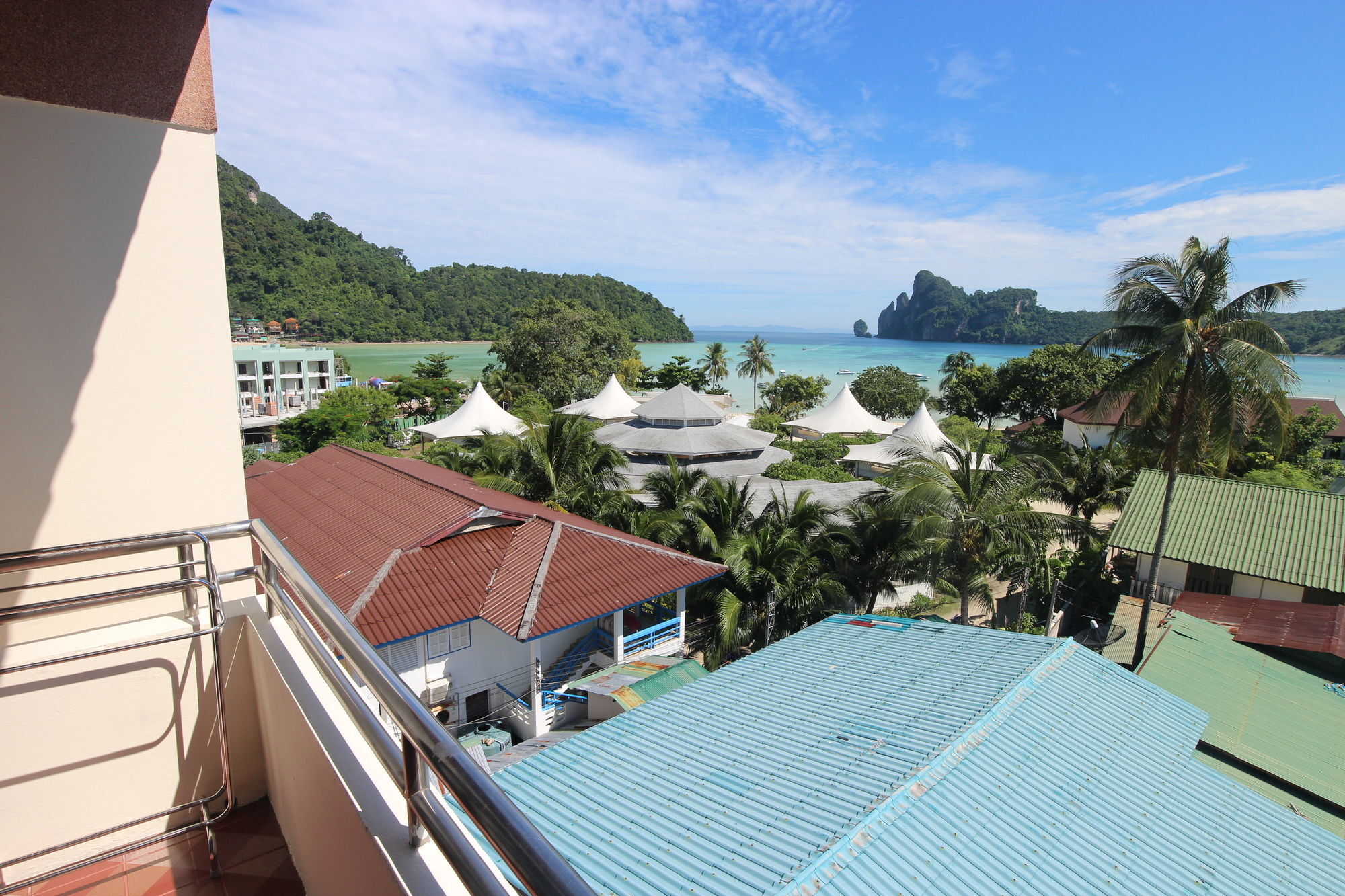 Phi Phi Hotel Exterior foto